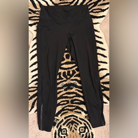 Athleta Black Leggings *Sample* Size Small EUC - Picture 5 of 13